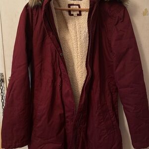 GAP Women's XS or kids Medium Deep Red/Burgundy Parka Coat with Faux Fur Hood